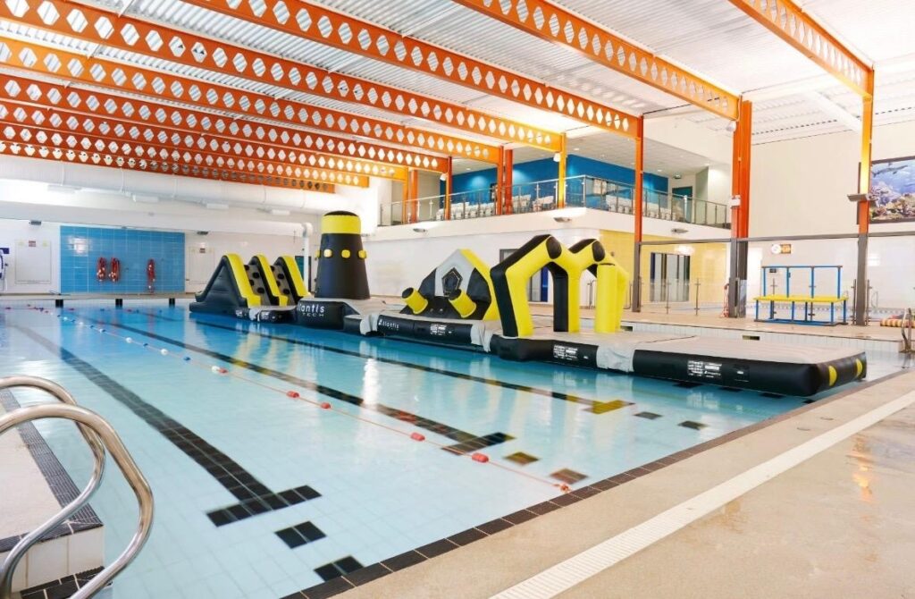 Image of the swimming pool at Waterlane